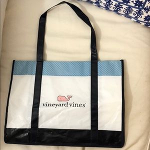 Vineyard Vines reusable bag